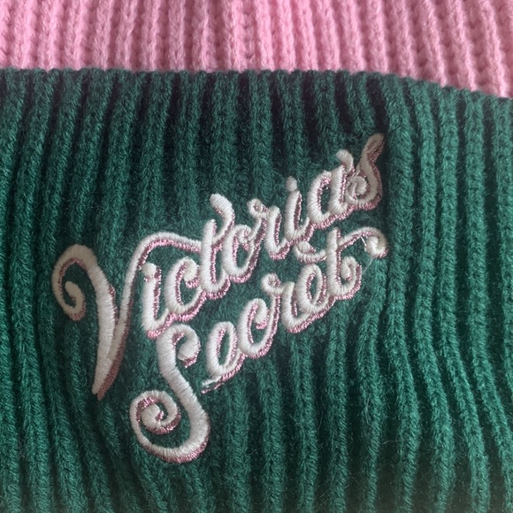 Victoria’s Secret Toque - Picture 2 of 5
